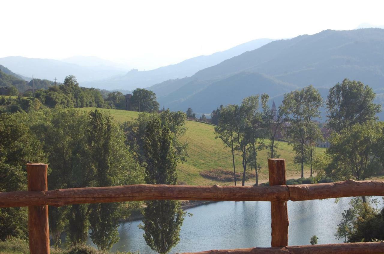 Appartamenti Cenni - Relais Su Lago Varsi Exterior photo