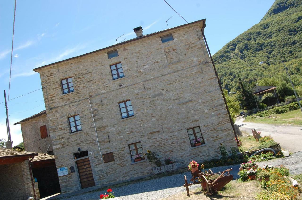 Appartamenti Cenni - Relais Su Lago Varsi Exterior photo