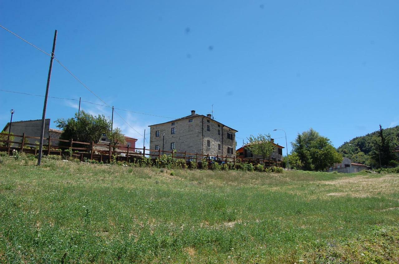 Appartamenti Cenni - Relais Su Lago Varsi Exterior photo