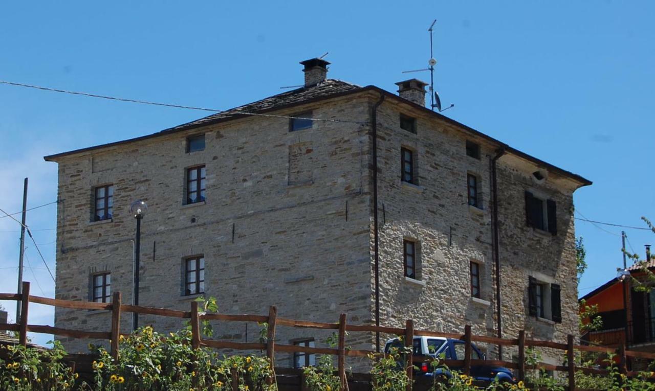 Appartamenti Cenni - Relais Su Lago Varsi Exterior photo